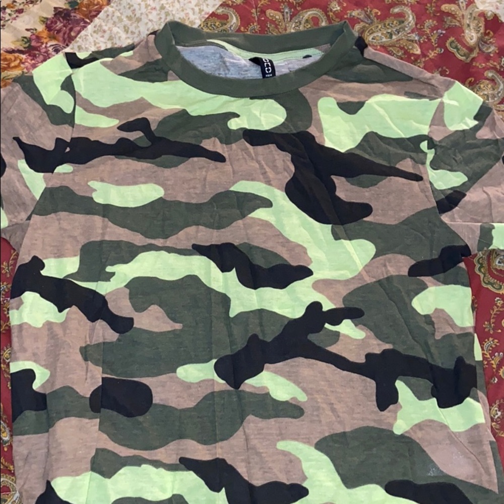 Tee shirt